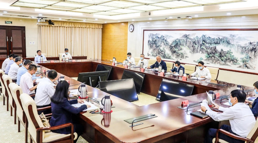 北京市委书记蔡奇在经开区调研并与企业家座谈，总裁徐烨烽受邀参加